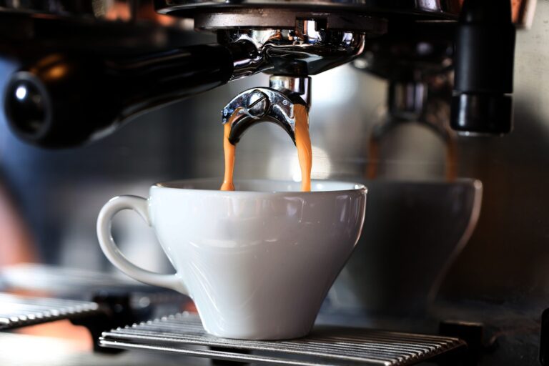 Koffiegek? Begin de dag eens met een flat white